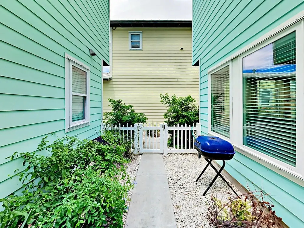 318 S Station Street Condo #4 4 Bedrooms 2.5 Bathrooms Condo