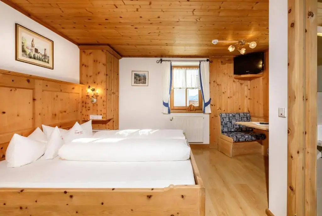 Standard Double room (full double bed)