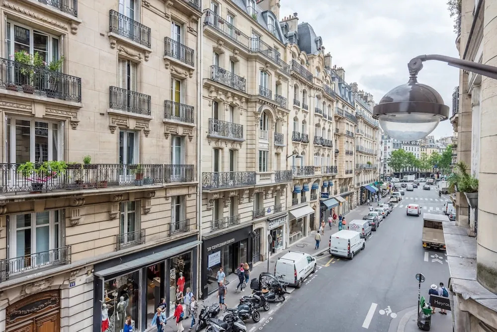 Four Saint Germain - Elegant Spacious 3 BDR Apartment in the Heart of Saint Germain