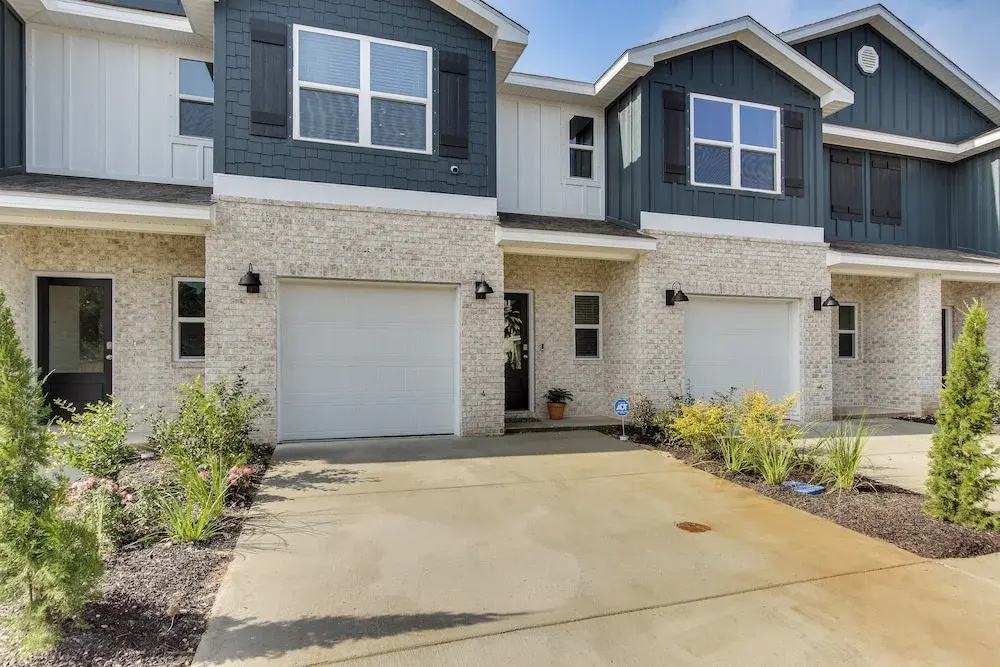 Walk to Biloxi Beach Fun! Chic & Updated Townhome