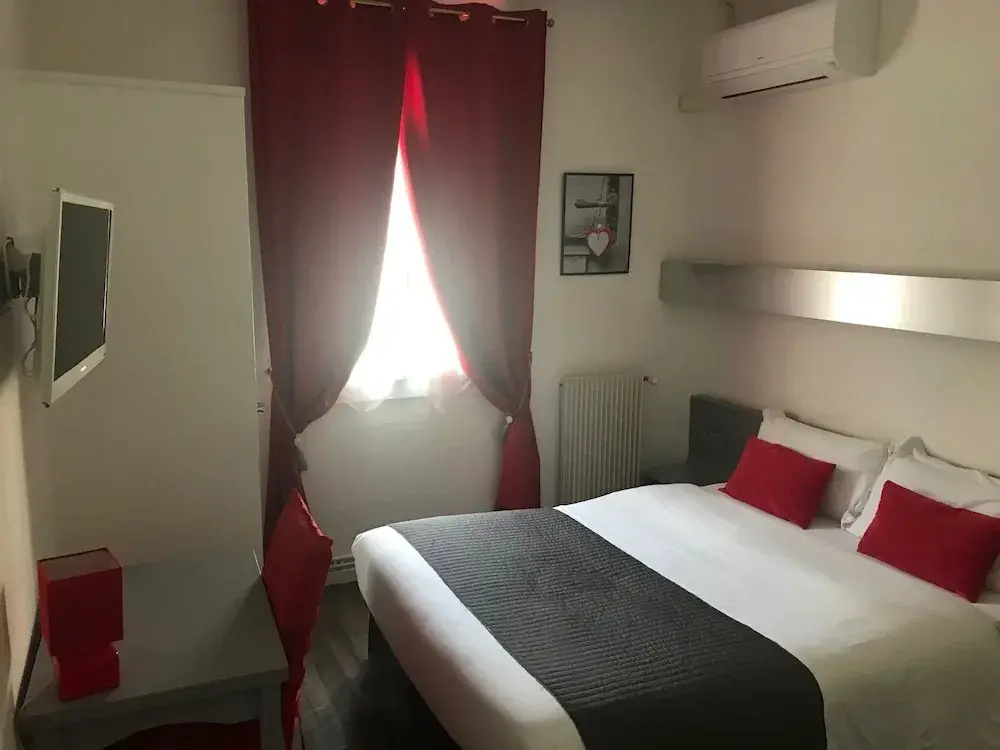 Logis Hôtel La Bastide d'Entraigues - Chambres