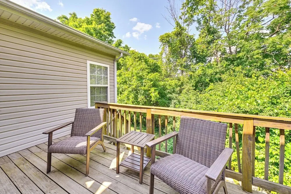 10 Mi to Keeneland: Family Home w/ Deck & Yard