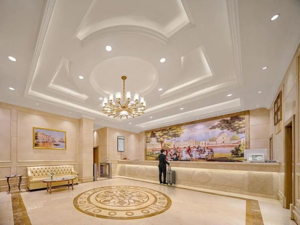 Vienna Classic Baiyun Dongping Zhong Road — фото 1