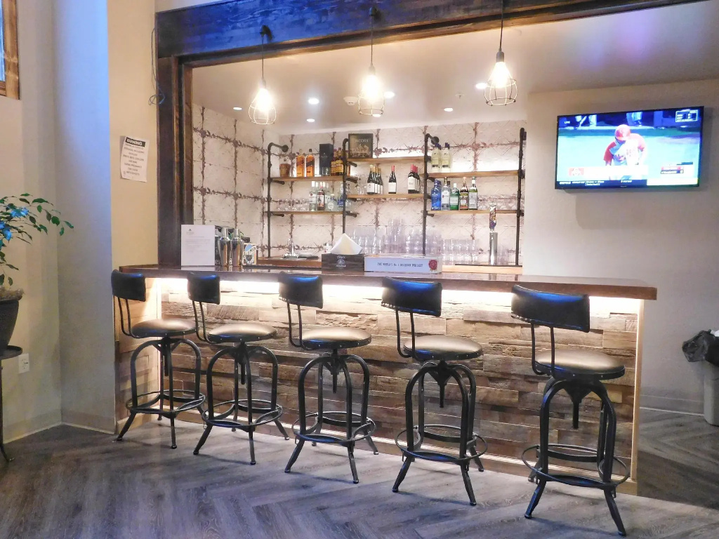 Food & Beverage