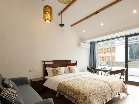 Qianxun Wuyuan Likeng Taoyuanju Boutique Guesthouse