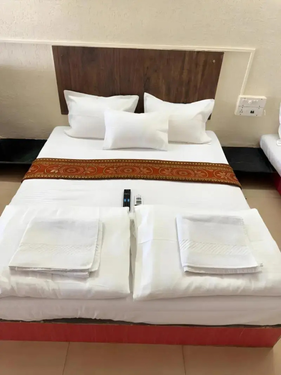 1 BR Boutique stay in Karde Beach, Ratnagiri (872D), by GuestHouser