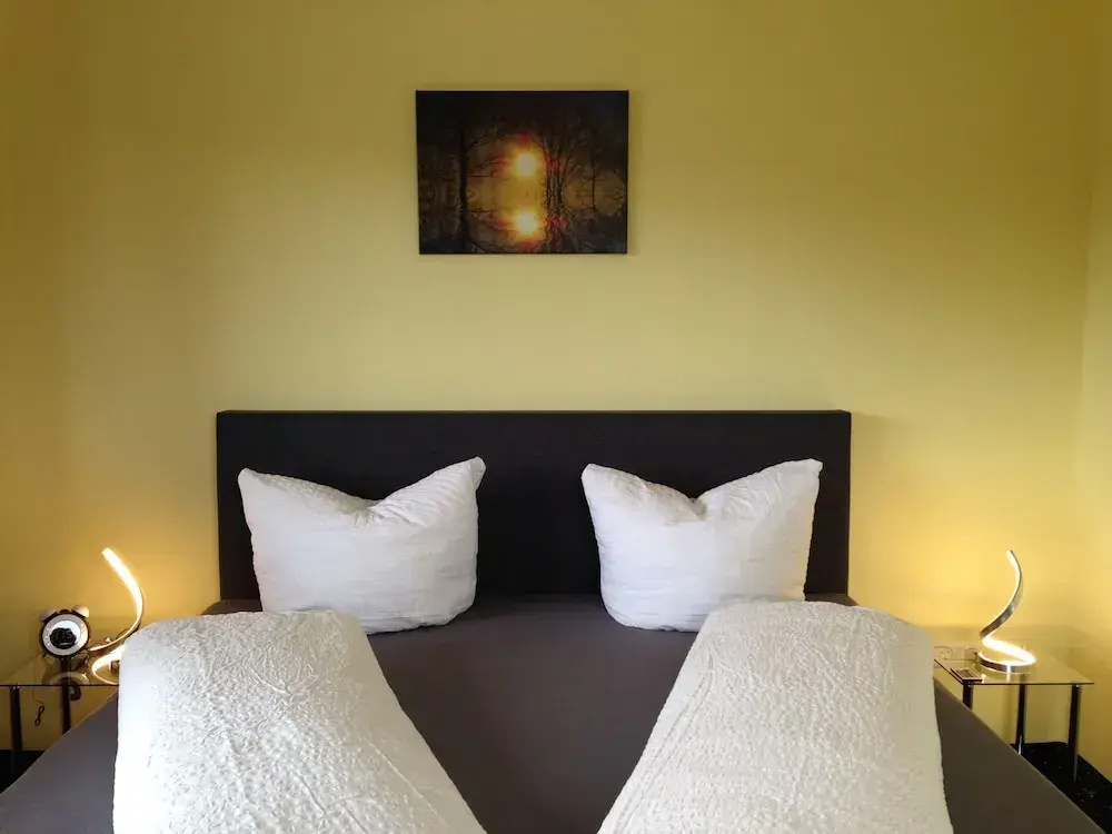 Deluxe Double room with balcony (full double bed)