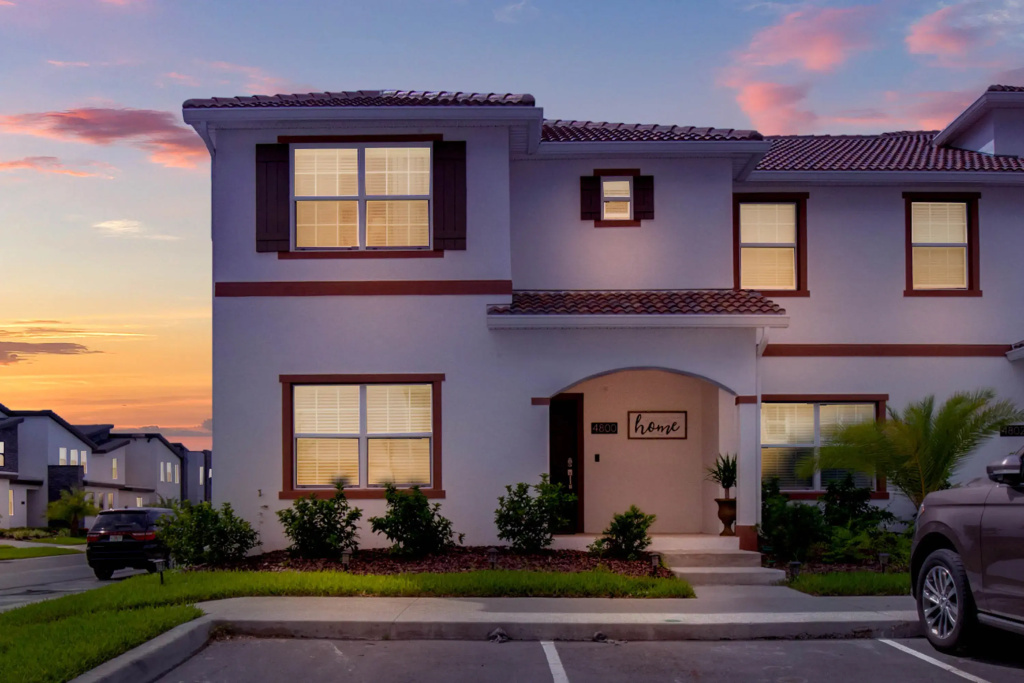 5 Bedrooms / 4 Bathrooms / Storey Lake (4800 LL), Kissimmee, US