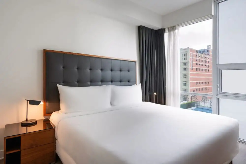 Level Furnished Living - Chambres