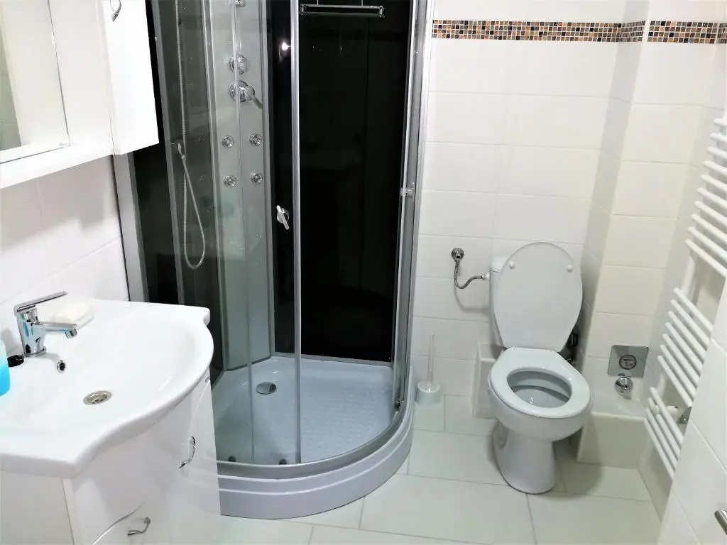 Deluxe Double Suite (full double bed)