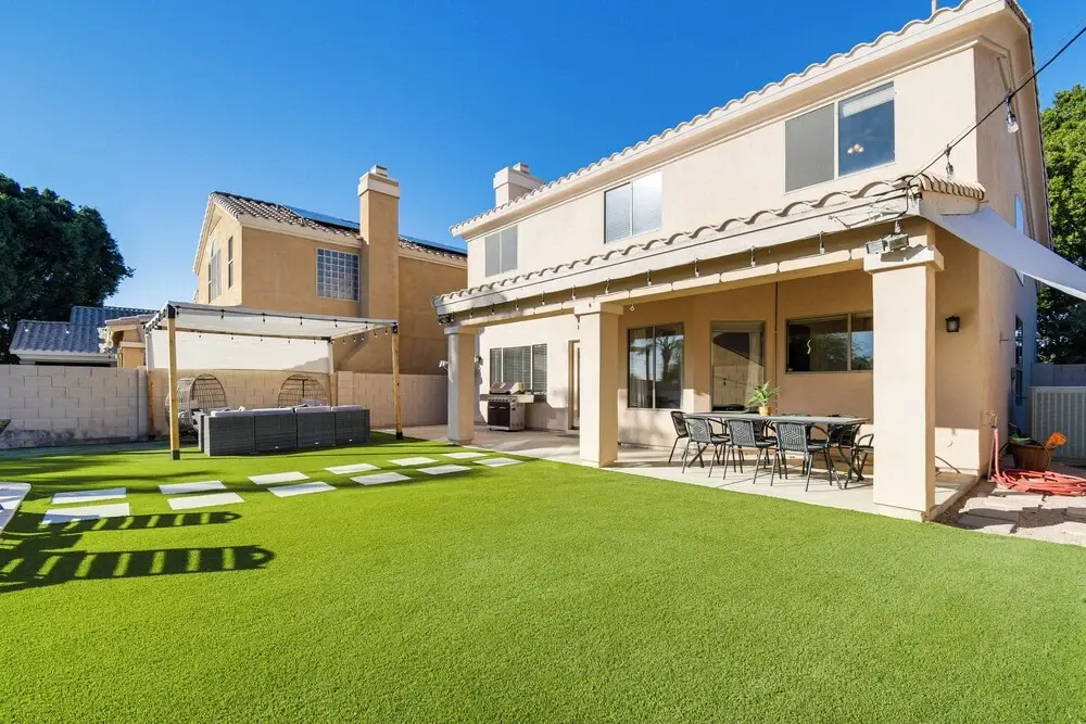 Heated Pool & Game Room: Family Home in Scottsdale