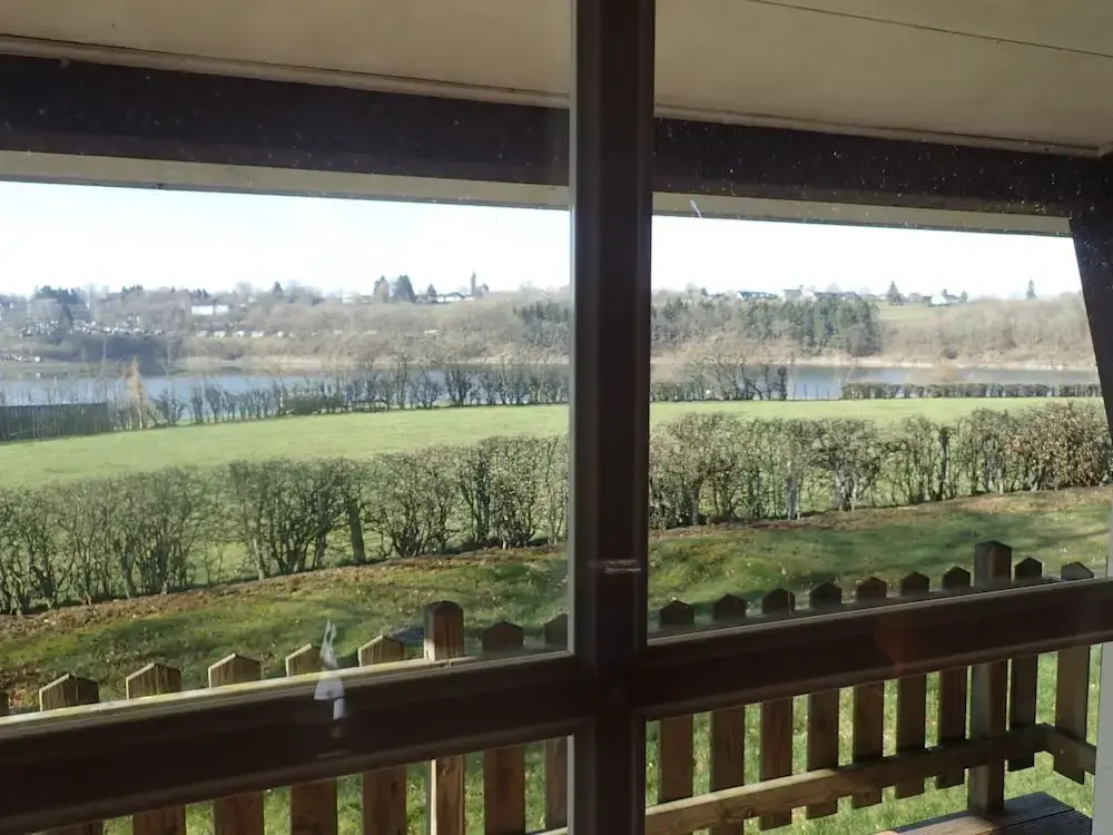 Detached Chalet With Views of the Lake of Butgenbach in the Middle of Nature