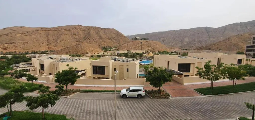 ONE Elegant Apartment in Muscat Bay 02