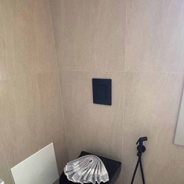 Double Basement Suite with balcony and with partial sea view (full double bed)