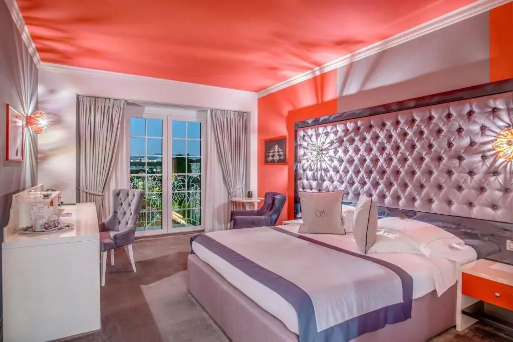 Standard Double room with balcony (full double bed)