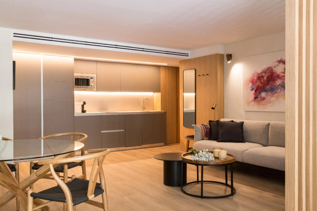 Double Suite (full double bed)