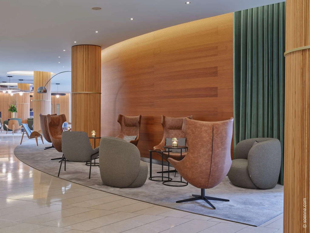 Lobby & Reception