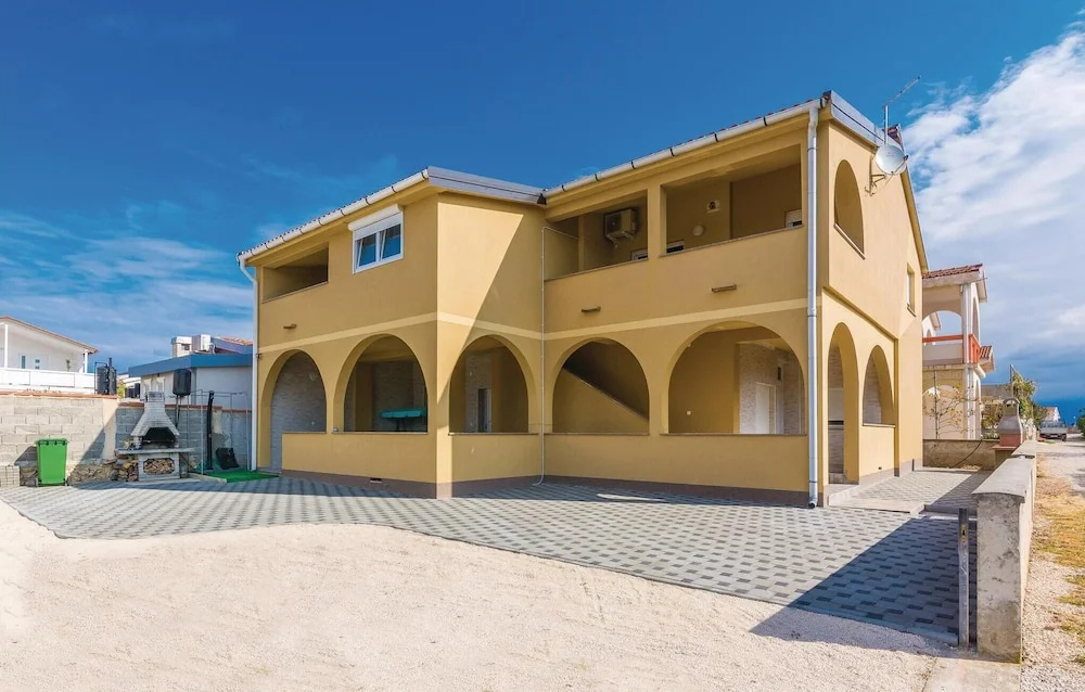 Stunning Apartment in Vir With 2 Bedrooms and Wifi