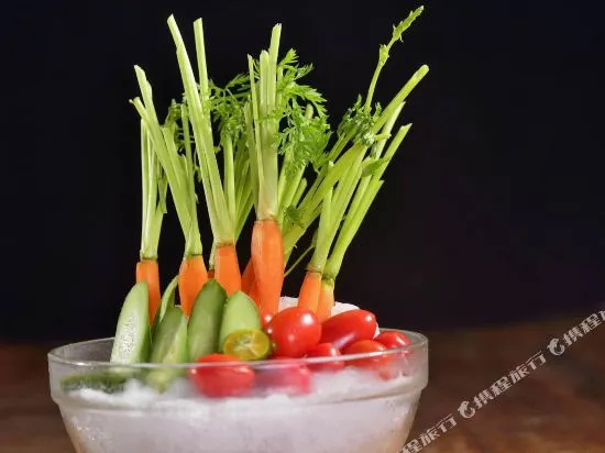 Food & Beverage