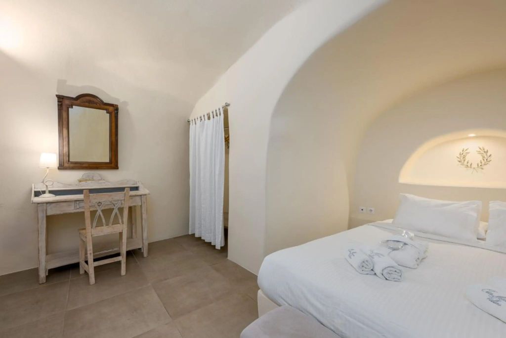 Oia Mare Villas, Santorini — 5