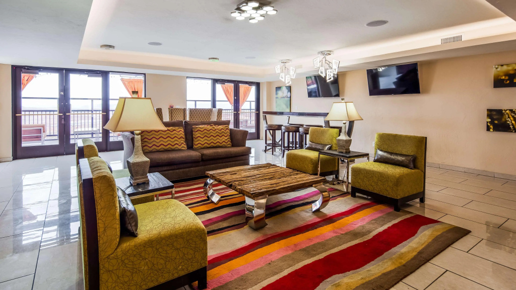 Lobby & Reception