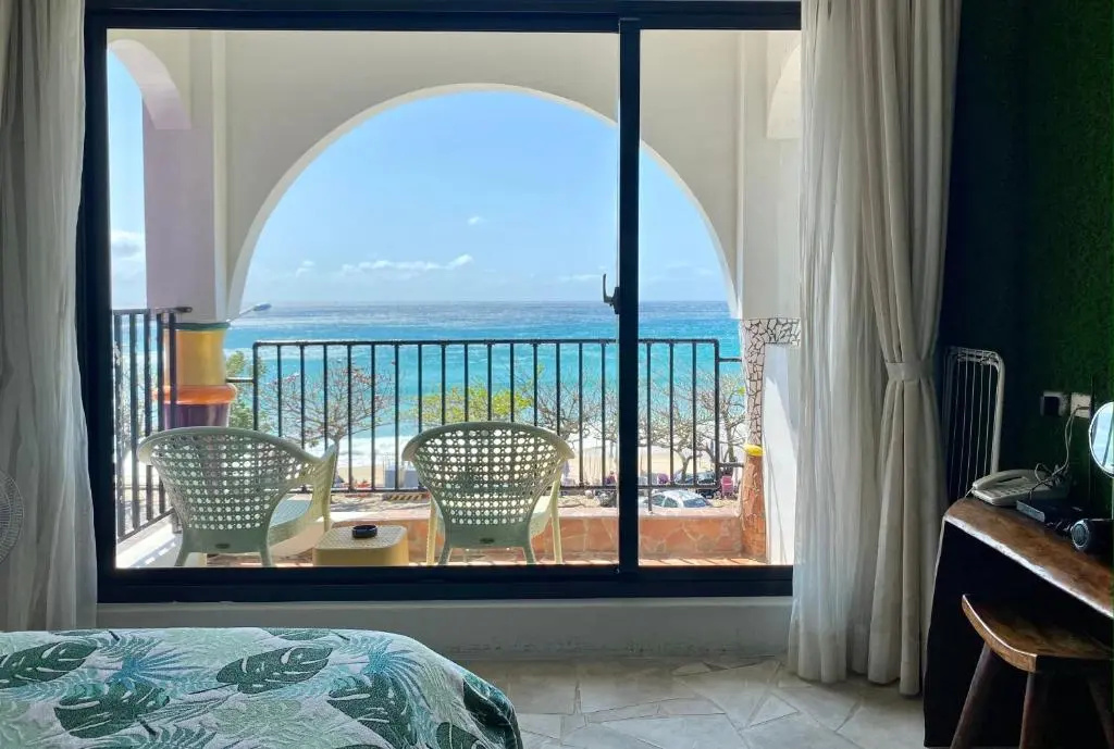 Deluxe Double room with sea view (full double bed)