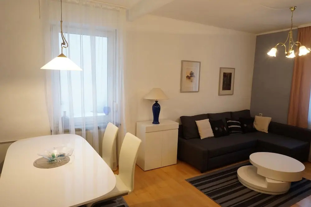 4 Bedrooms Family Cottage