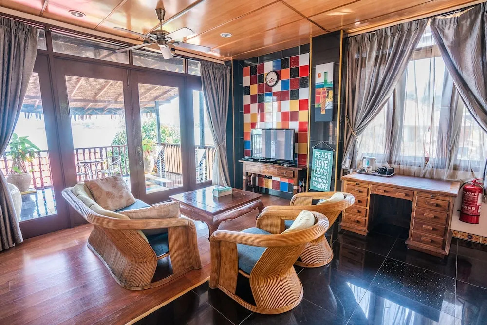 Lost Paradise Resort