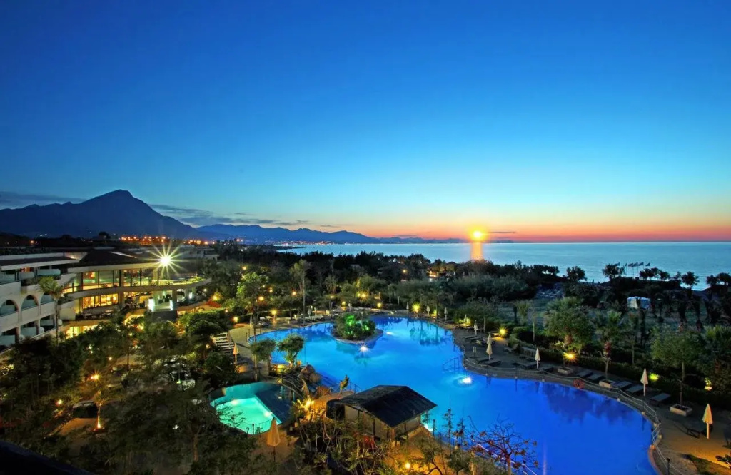 Grand Palladium Garden Beach Resort & Grand Palladium Sicilia Resort