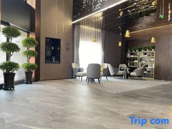 Homeinn Plus Hotel (Qiqihar High-speed Railway Station Hecheng Park)