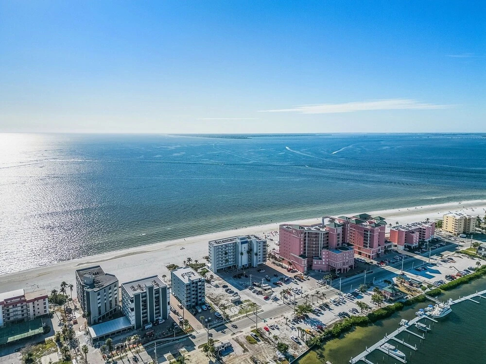 Beach Villas # 305 - Recently Refereshed! 2 Bedroom Condo by RedAwning