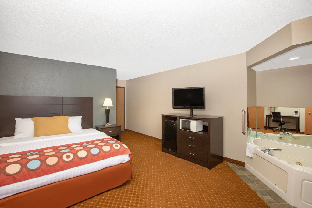 AmericInn by Wyndham Coralville
