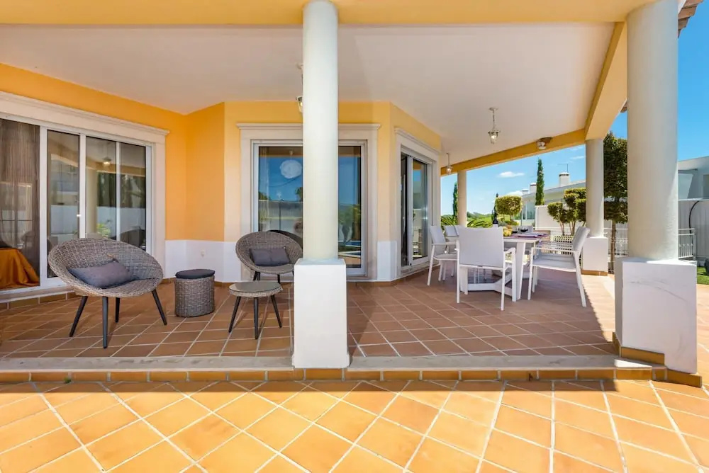 Duma in Albufeira With 4 Bedrooms and 4 Bathrooms