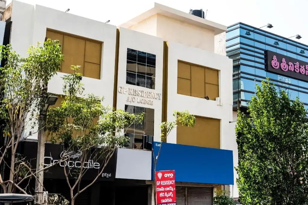 G P Residency by OYO Rooms