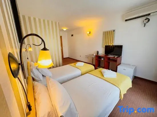 Standard Double room with balcony (twin beds)