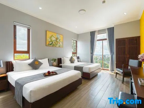 Deluxe Family room with balcony