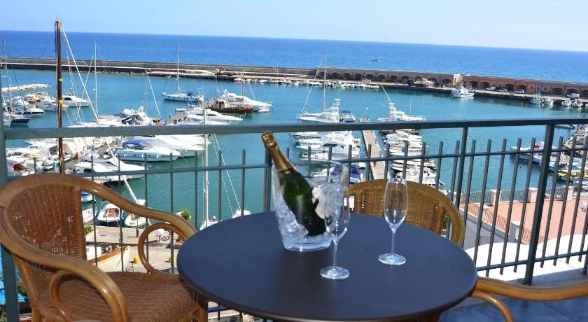 Beach & Waterfront