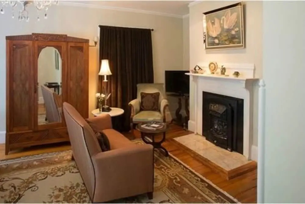 The Black Walnut B & B Inn — фото 4