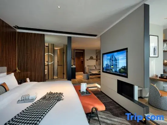 Suite with view