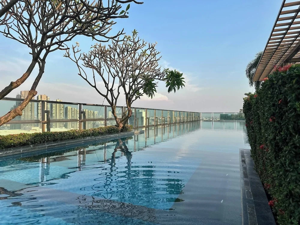Modern Luxury Escape BTS Udom Suk 0m