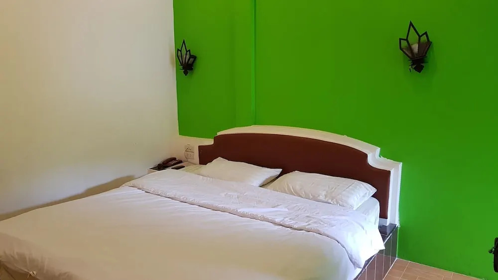 Двухместное бунгало двуспальная кровать в Rainbow Resort