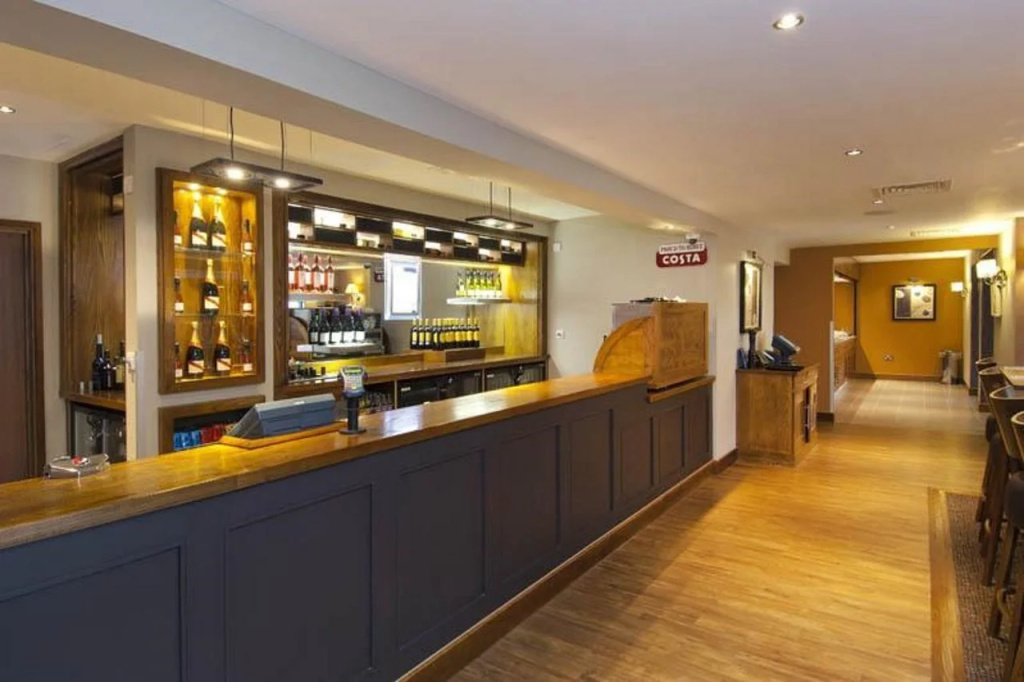 Food & Beverage