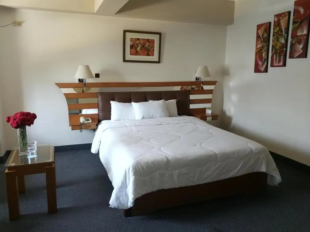 Deluxe Suite