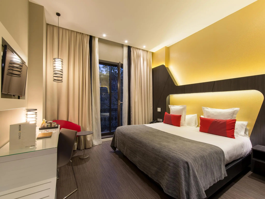 Double room (full double bed)
