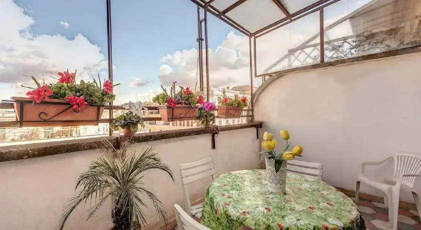 Rhome Apartments Giuliana
