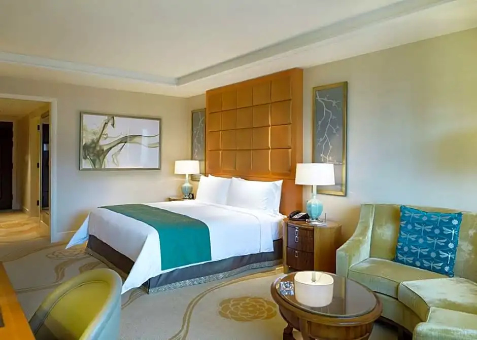 Deluxe Double room (full double bed)