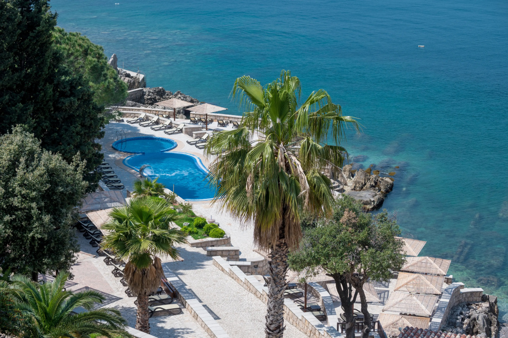 Beach & Waterfront