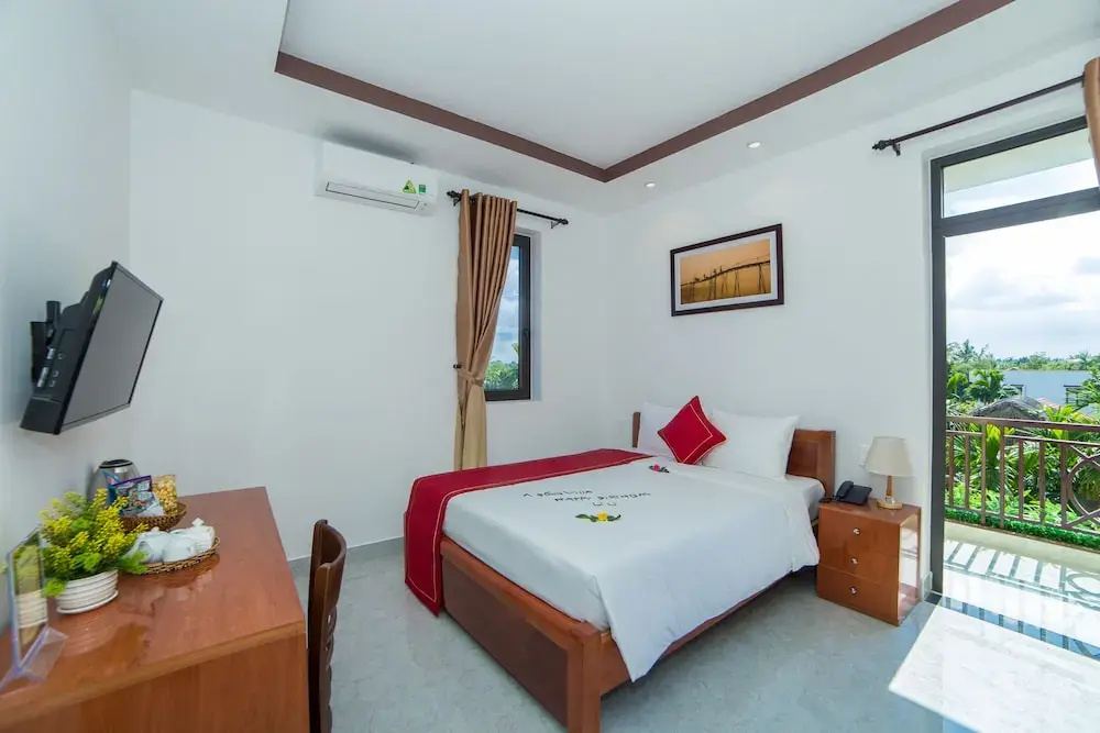 Deluxe Double room with view (full double bed)