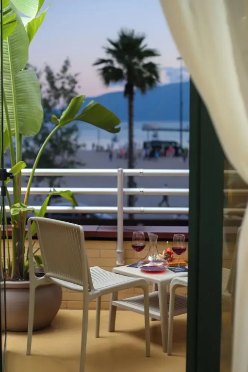 Balcony & Terrace