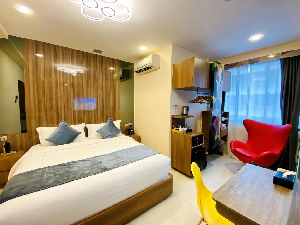 Deluxe Double room (full double bed)